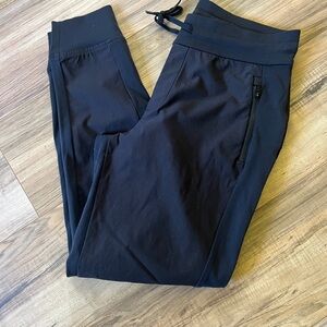 ATHLETA 8 HEADLANDS HYBRID MID RISE JOGGER